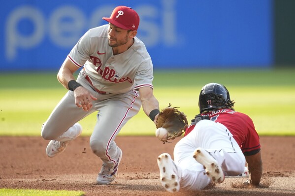 Bryce Harper makes impression at first but Phillies fall to